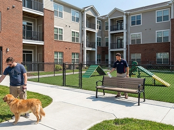 How Apartment Communities in York Stay Clean for Pet Owners